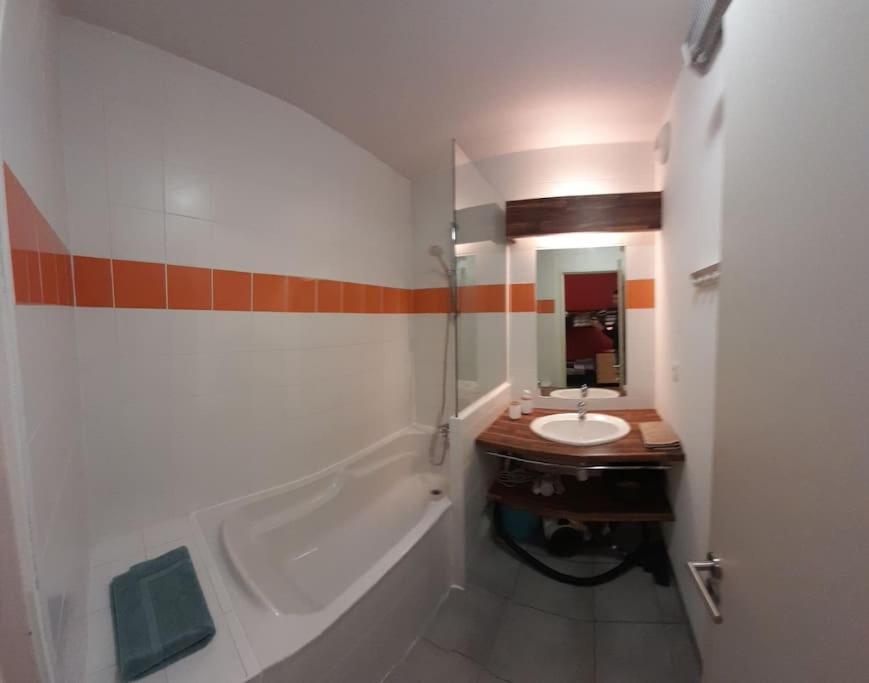 Appartement Du Chamois Roux, Dans Residence De Tourisme 3 Etoiles Lourdes Exterior photo